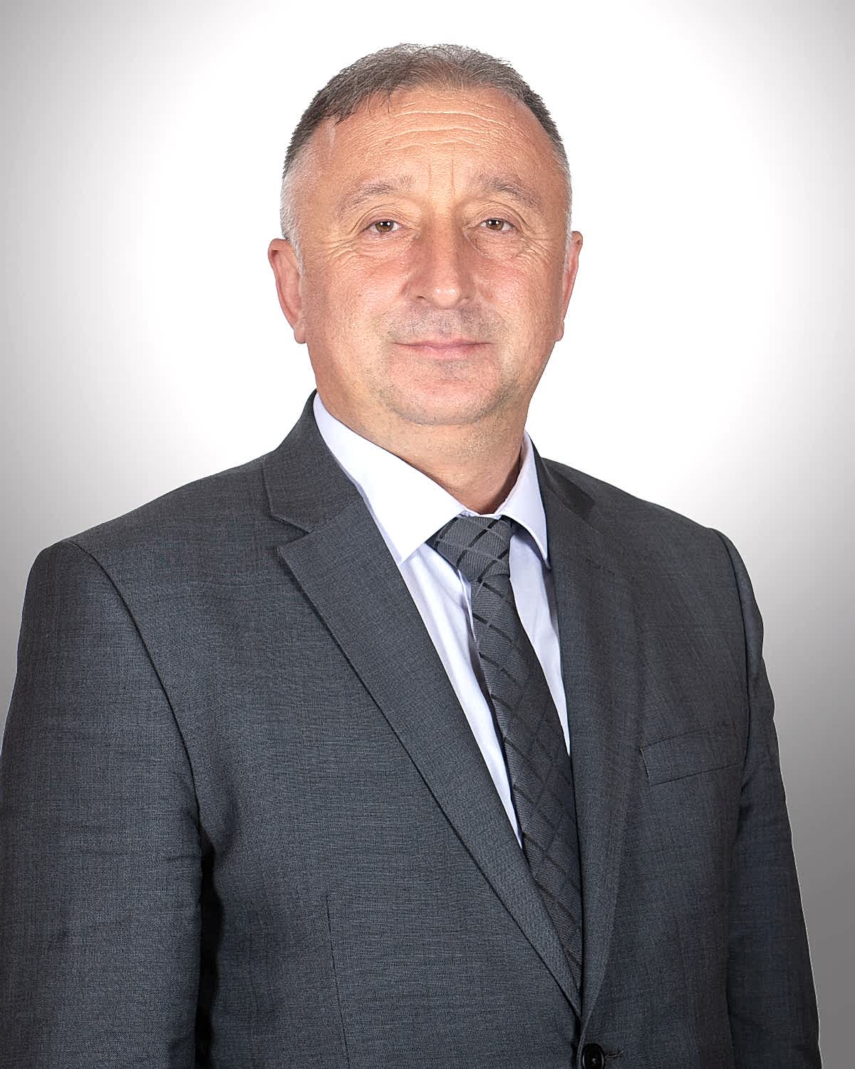 NİZAMETTİN ÖZCAN